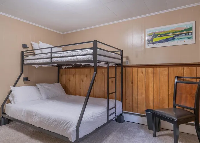 The Hometown Family Inn